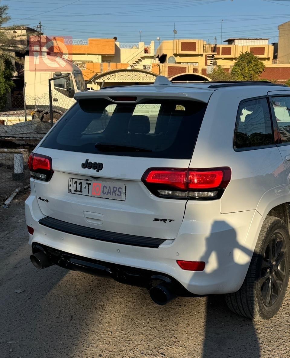 جیپ گراند شیرۆکی